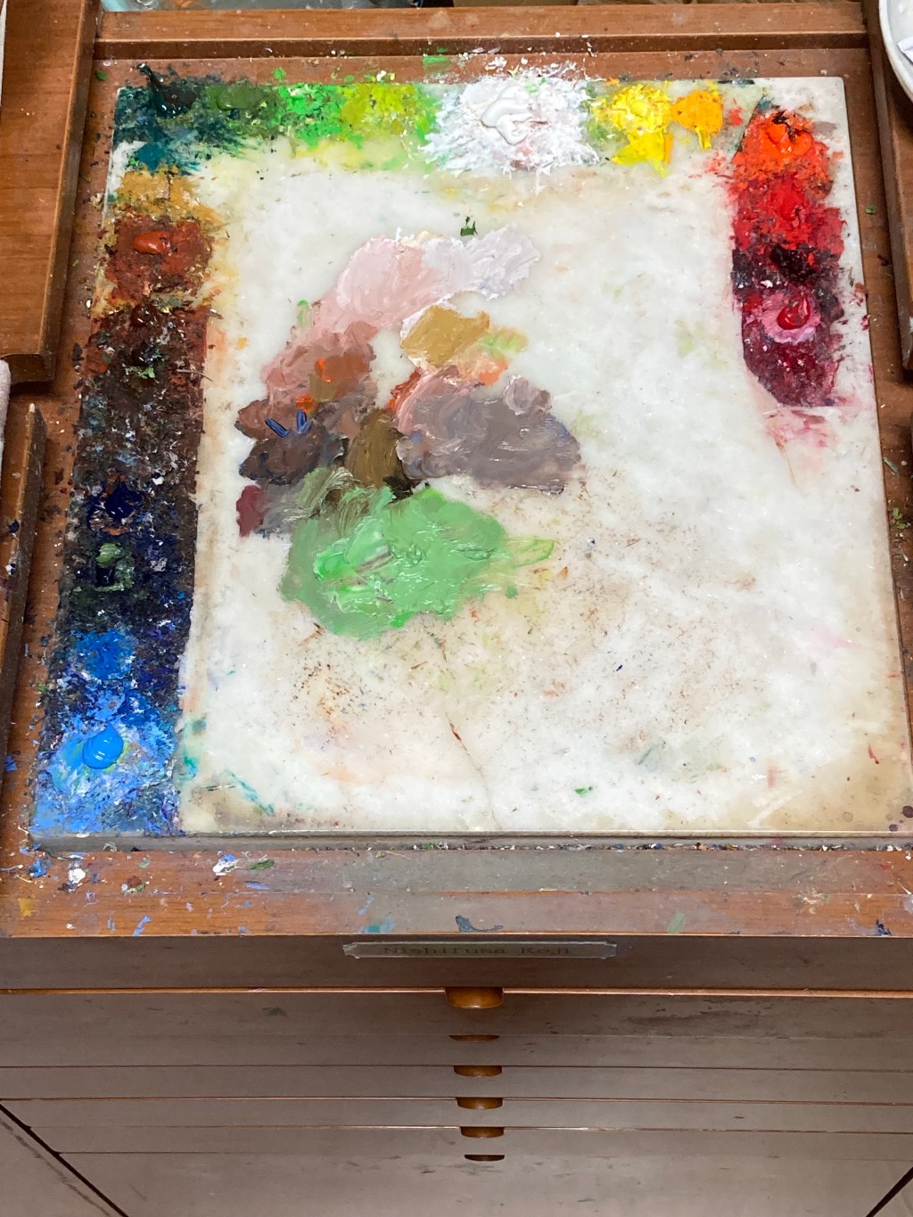 Artist pallet ( in case of&nbsp;Nishifusa)
